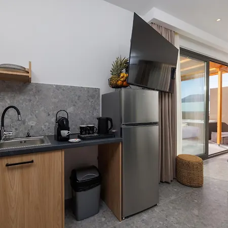 Soho Seafront 4*