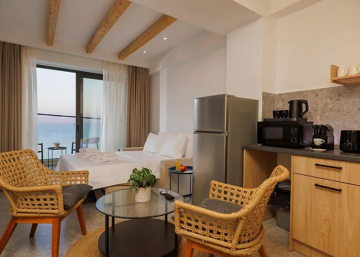 Soho Seafront Aparthotel Hersonissos (Crete)