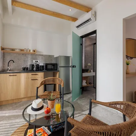 Soho Seafront Aparthotel