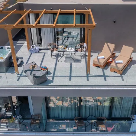 Soho Seafront شقة فندقية 4*
