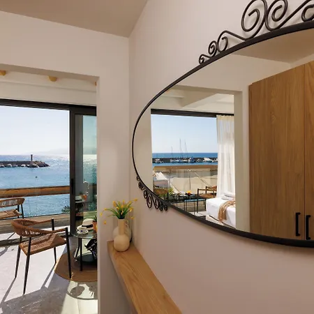 Soho Seafront 3*