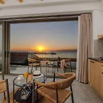 Soho Seafront 4*