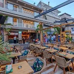 Ξενοδοχείο με διαμερίσματα Soho Seafront