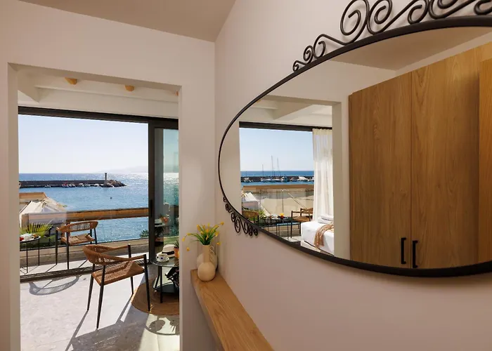 Soho Seafront 4* הרסוניסוס